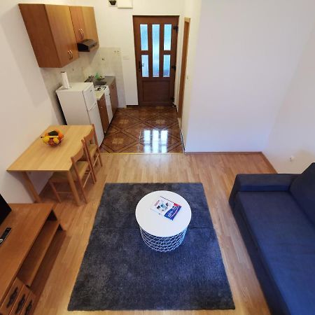 Uncle Apartment Макарска Экстерьер фото