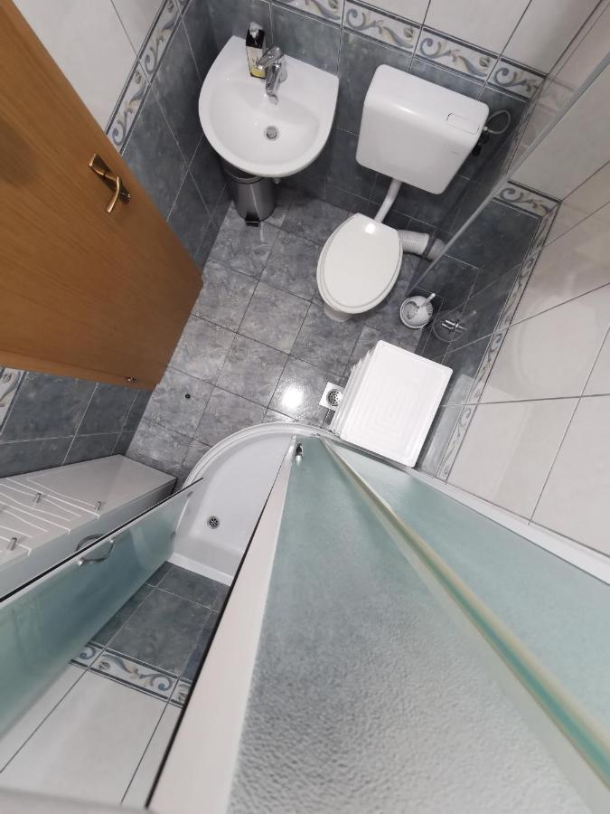 Uncle Apartment Макарска Экстерьер фото